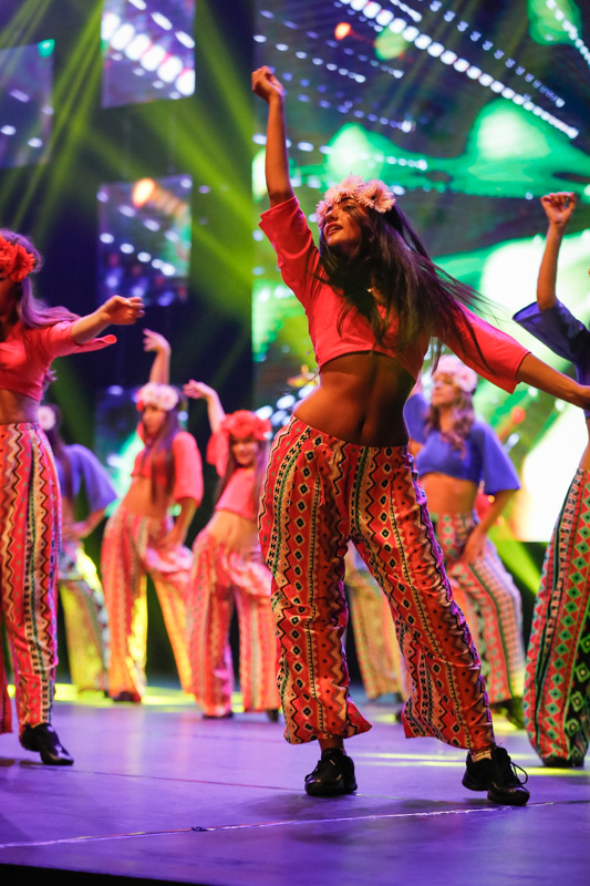 Tribe Dance Hold Your Dream 